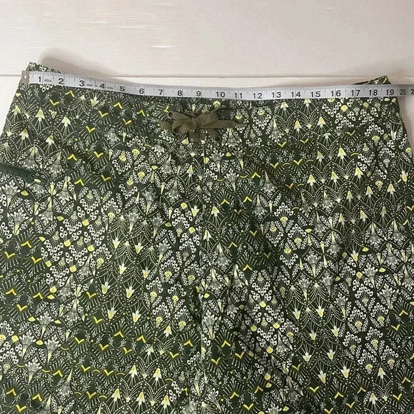 Patagonia Wavefarer Board Shorts Size 38 Dark Green Yellow - Picture 3 of 7
